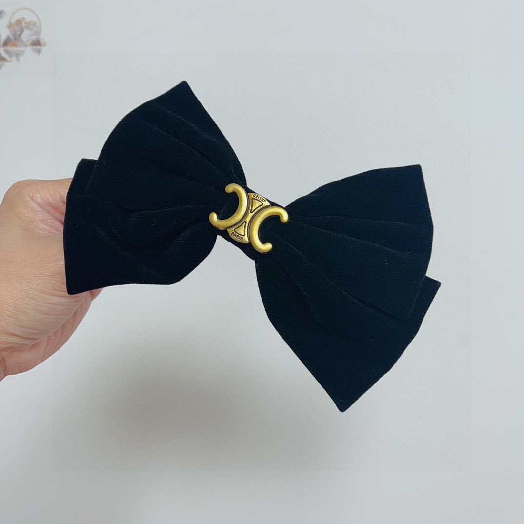 NO:276720,Packaged CELINE Arc de Triomphe new hairpin, classic letters large bow spring clip, super exquisite, it will be awesome when you turn pictures!  Counter shipping hairpins, hairpins, celine, celine, hairpins19860909配包装 CELINE（赛琳） 凯旋门新款发夹,经典字母大蝴蝶结弹簧夹, 超精致,转图必爆哈！专柜出货发夹,发夹,celine,celine,hairpins,accessory