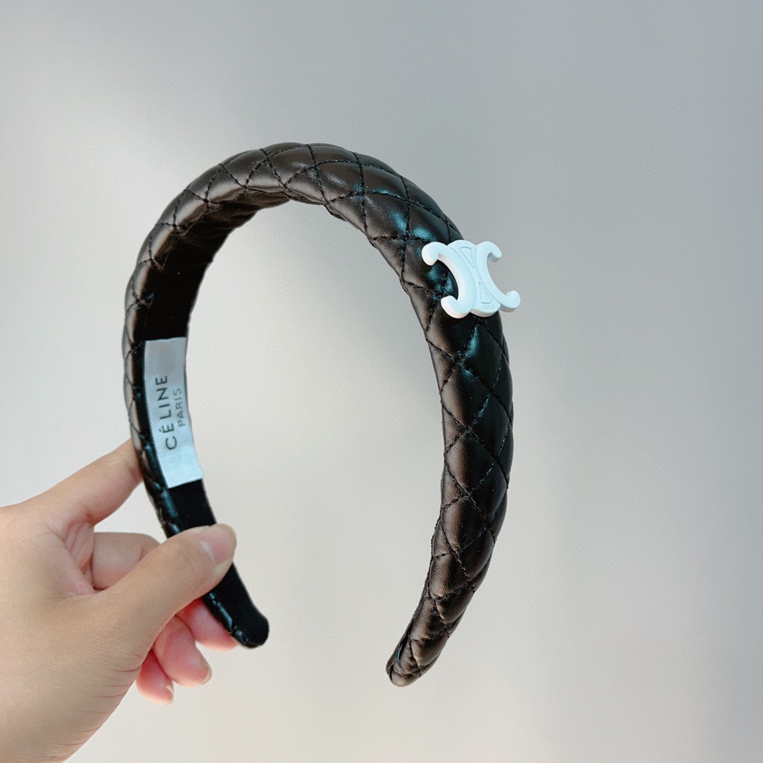 NO:276793,Packaging CELINE Internet celebrity popular product, comfortable to wear without pressure, must-have for styling!  Very fashionable and versatile!  A must-have goddess!  celebrity style. Hairpins, hairpins, celine, celine, hairpins19860909配包装 CELINE（赛琳）网红爆款,佩戴舒适无压力,造型搭配必备！非常时尚百搭！女神必备！名媛范儿.发夹,发夹,celine,celine,hairpins,accessory