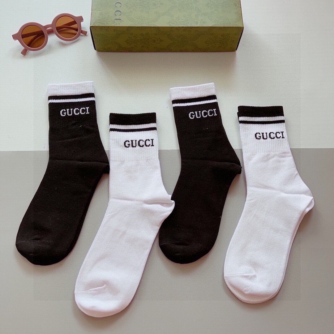 配包装一盒4双Gucci古奇新款长筒袜子纯棉面料潮人必备爆款经典双G个性时尚百搭款你值得拥有哦