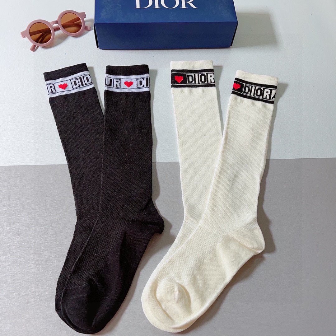 配包装一盒2双迪奥网眼小腿袜！Dior专柜新款高端袜子专柜同步上新超柔软舒适专柜爆款字母系列超火爆小单品