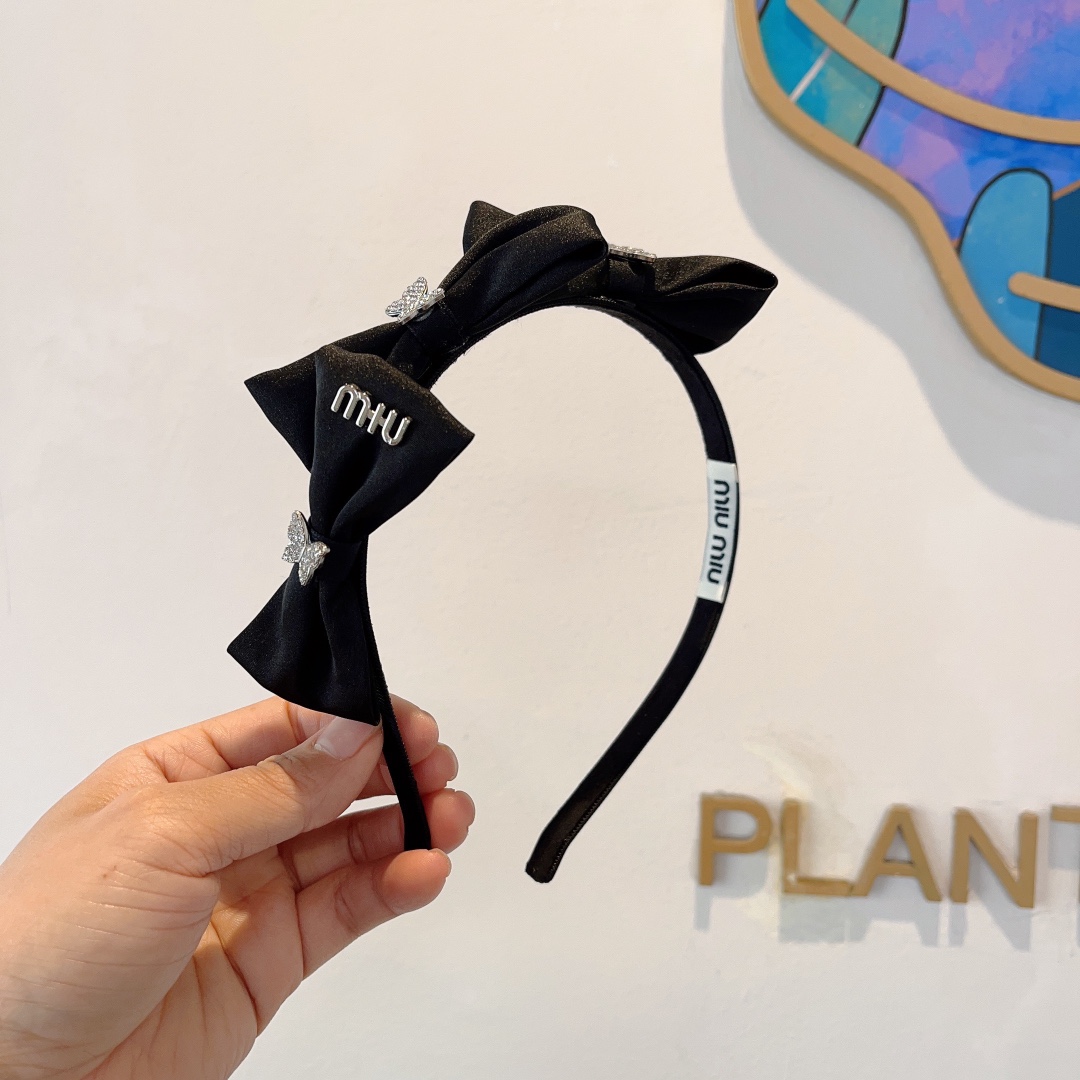 NO:276946,Packaging MIUMIU (Miao Miu) new sweet diamond-made headband, girl-like simple and versatile headband, trendy women's essentials, super high-end!  hairpins, hairpins, miumiu, hairpins19860909配包装 MIUMIU（缪缪）新款甜美带钻手工制作发箍,少女感简约百搭头箍、潮女必备品,超级的高大上！发夹,发夹,miumiu,hairpins,accessory