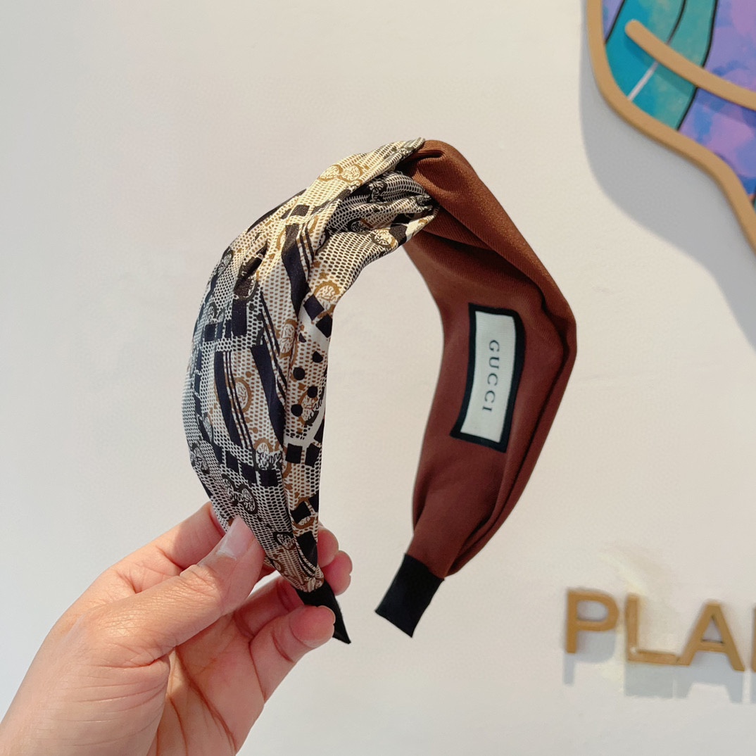 NO:277201,Packaging Gucci Guci Internet celebrity classic new hairband, goddess must-have single headband, very versatile, fashionable and trendy, popular, multi-color shipment... Hair accessories, hairpins, gucci, hairpins19860909配包装 Gucci古奇 网红经典新款发箍,女神必备单品头箍,非常百搭,时尚潮流, 火爆 多色出货...发饰,发夹,gucci,hairpins,accessory