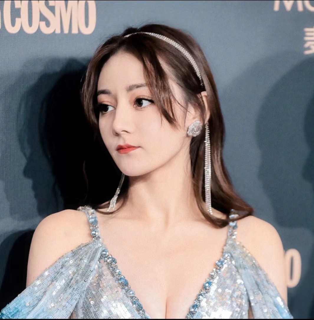 NO:277974,Packaging miumiu star new custom fully drilled headband, all the details are shot!  Handmade special craftsmanship is very textured, classic and versatile and never out of date!  hairpins, miumiu, hairpins19860909配包装 miumiu 缪缪 明星新款定制全钻发箍,细节全部实拍！手工特制工艺 非常显质感、经典百搭而又永不过时！,发夹,miumiu,hairpins,accessory