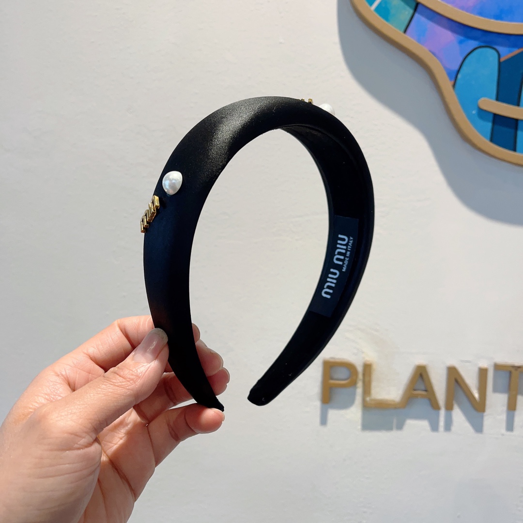 NO:277890,Packaging MIUMIU (Miao Miu) new sweet letter handmade headband, girlish simple and versatile headband, trendy women's essentials, super high-end!  hairpins, miumiu, hairpins19860909配包装 MIUMIU（缪缪）新款甜美字母手工制作发箍,少女感简约百搭头箍、潮女必备品,超级的高大上！,发夹,miumiu,hairpins,accessory