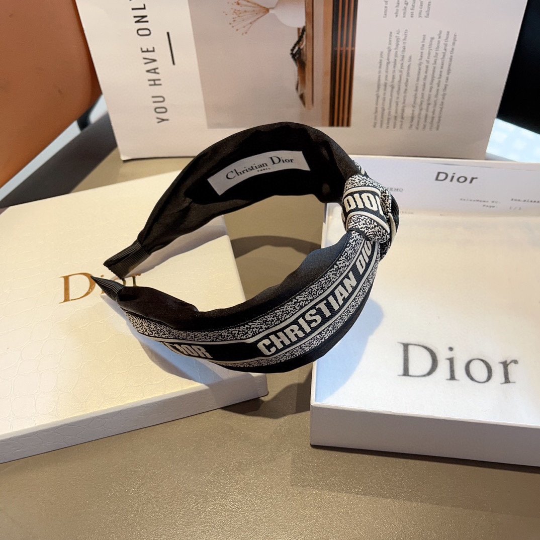 配包装Dior迪奥火爆新款D字母真丝宽版发箍,专柜品质让你的魅力绽放清新淑女范让时尚更简单