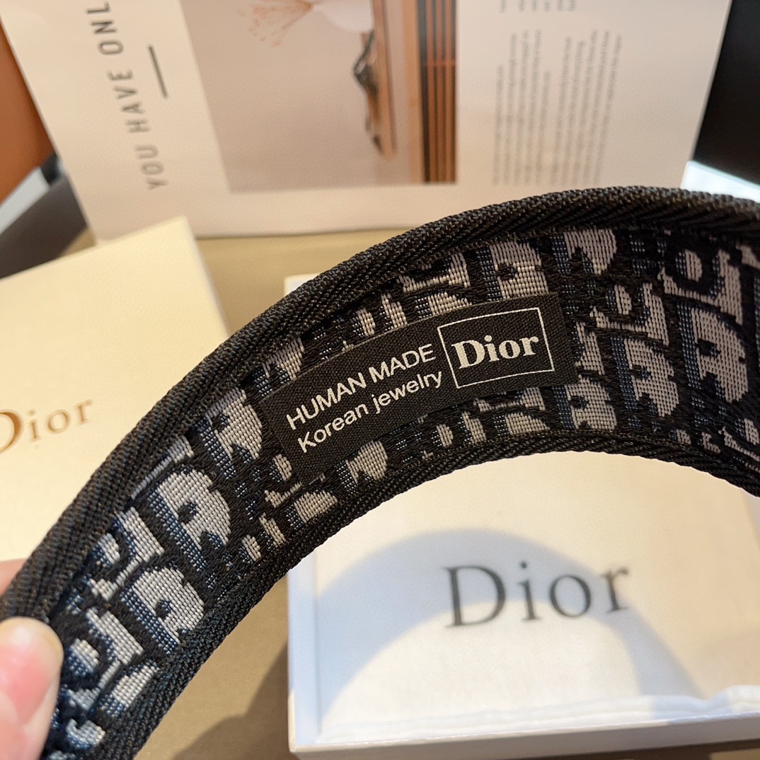 配包装Dior迪奥火爆新款发箍,专柜原单货让你的魅力绽放清新淑女范让时尚更简单