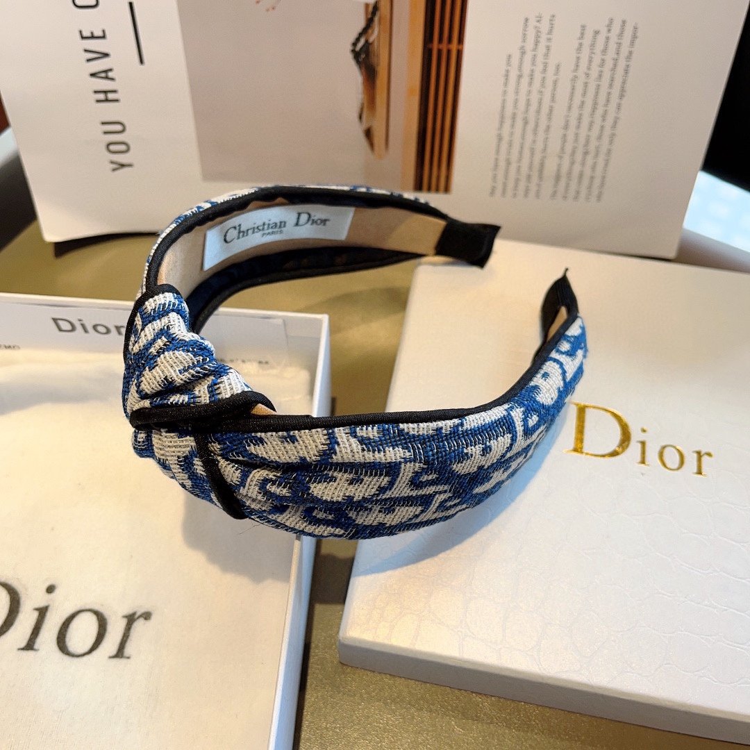 配包装Dior迪奥火爆新款D字母宽版发箍,专柜品质让你的魅力绽放清新淑女范让时尚更简单
