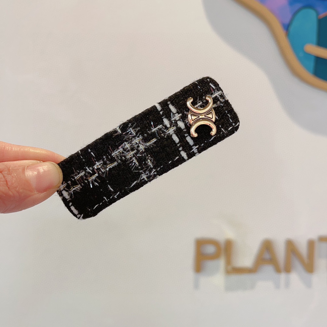 NO:278705,Packaging CELINE Arc de Triomphe new hairpin, classic BB clip, bang clip, super exquisite, it will be awesome when you turn pictures!  Counter shipping and hairpins, celine, celine, hairpins19860909配包装 CELINE（赛琳） 凯旋门新款发夹,经典BB夹,刘海夹 超精致,转图必爆哈！专柜出货发饰,发夹,celine,celine,hairpins,accessory