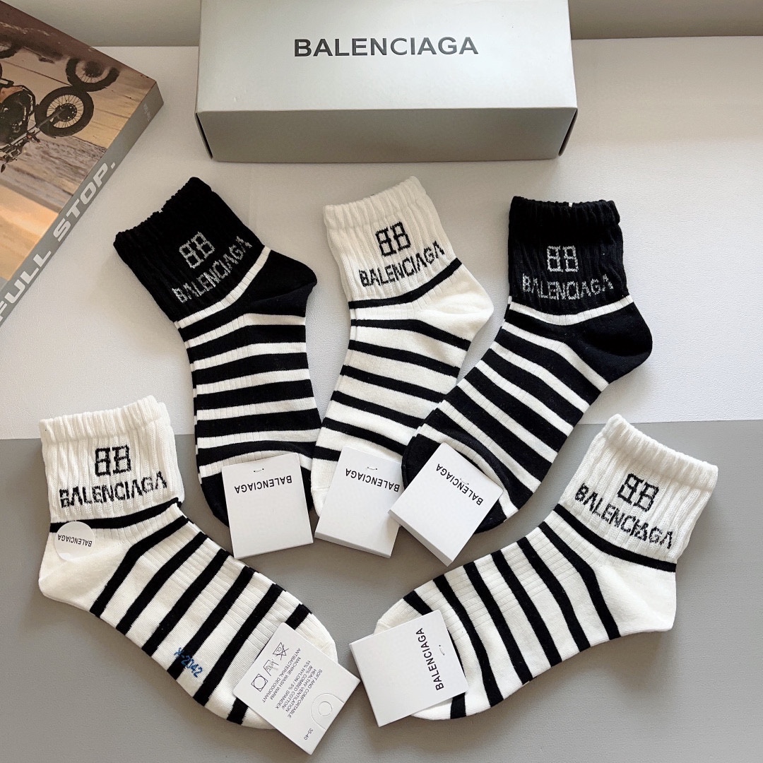 配包装一盒5双BALENCIAGA巴黎世家高版本超级柔软长筒袜子潮人必不可少的时尚专柜代购长筒袜子搭配起