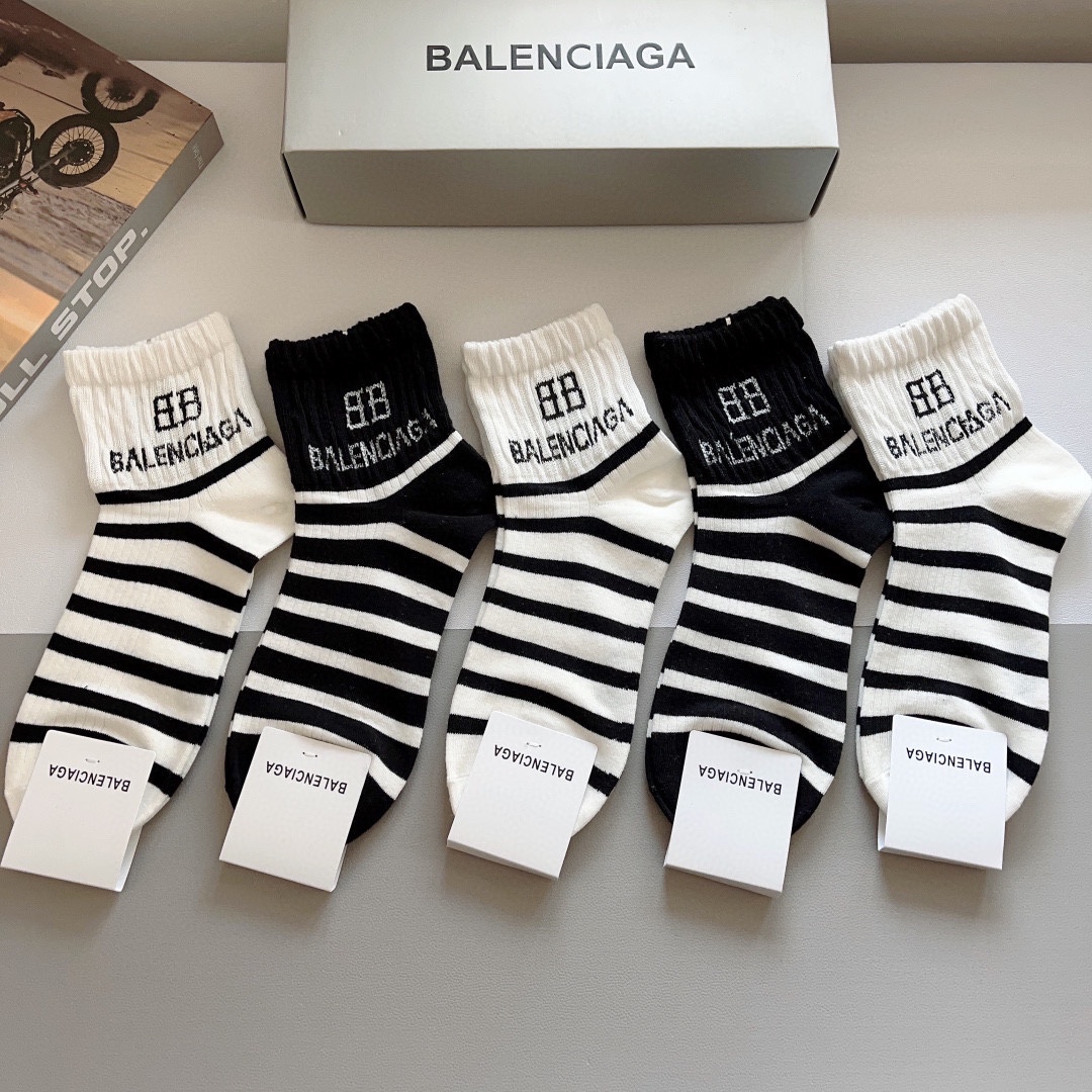 配包装一盒5双BALENCIAGA巴黎世家高版本超级柔软长筒袜子潮人必不可少的时尚专柜代购长筒袜子搭配起