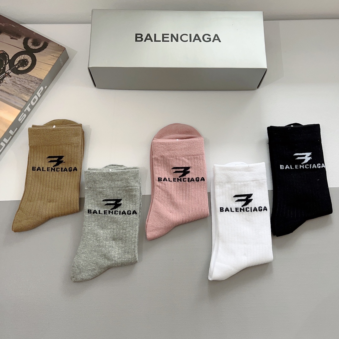 配包装一盒5双BALENCIAGA巴黎世家高版本超级柔软长筒袜子潮人必不可少的时尚专柜代购长筒袜子搭配起