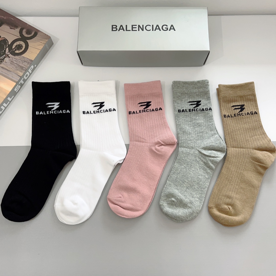 配包装一盒5双BALENCIAGA巴黎世家高版本超级柔软长筒袜子潮人必不可少的时尚专柜代购长筒袜子搭配起