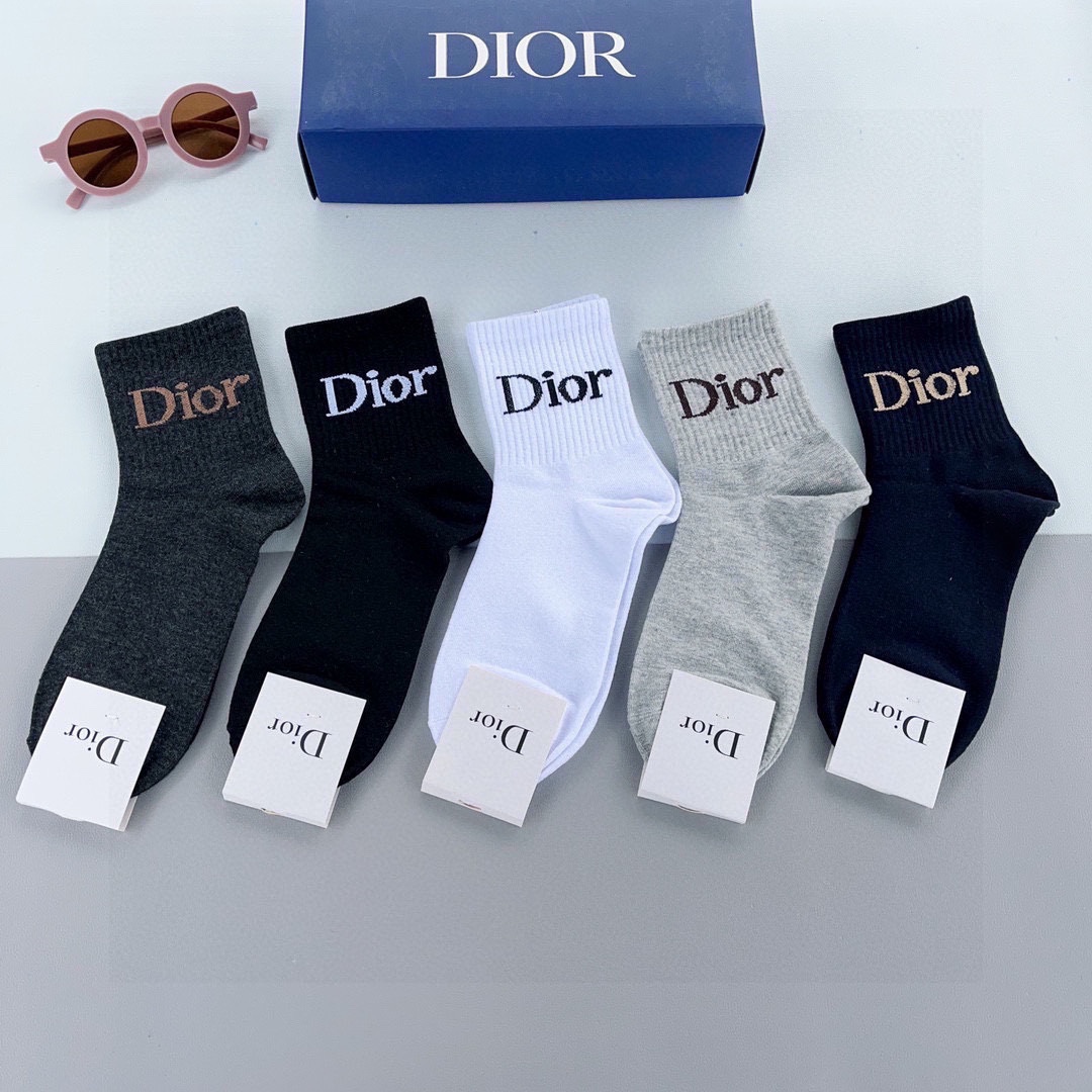 配包装一盒5双Dior迪奥新款中筒男袜纯棉面料潮人必备爆款经典个性时尚百搭款你值得拥有哦