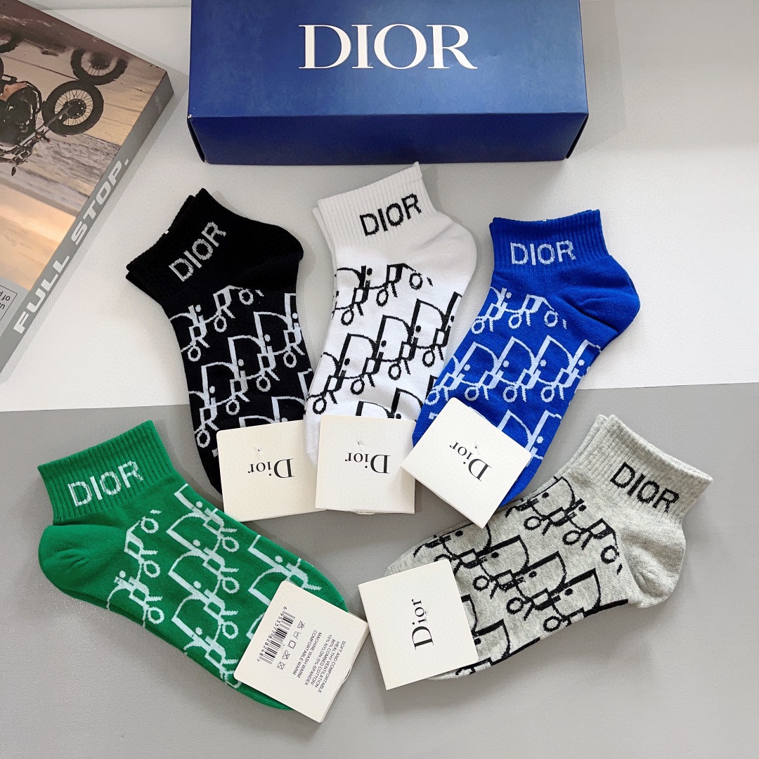配包装一盒5双Dior迪奥2023新款小腿袜子！纯棉面料火爆Ｄ图案专柜同步中短筒袜子大牌出街潮人必备超好