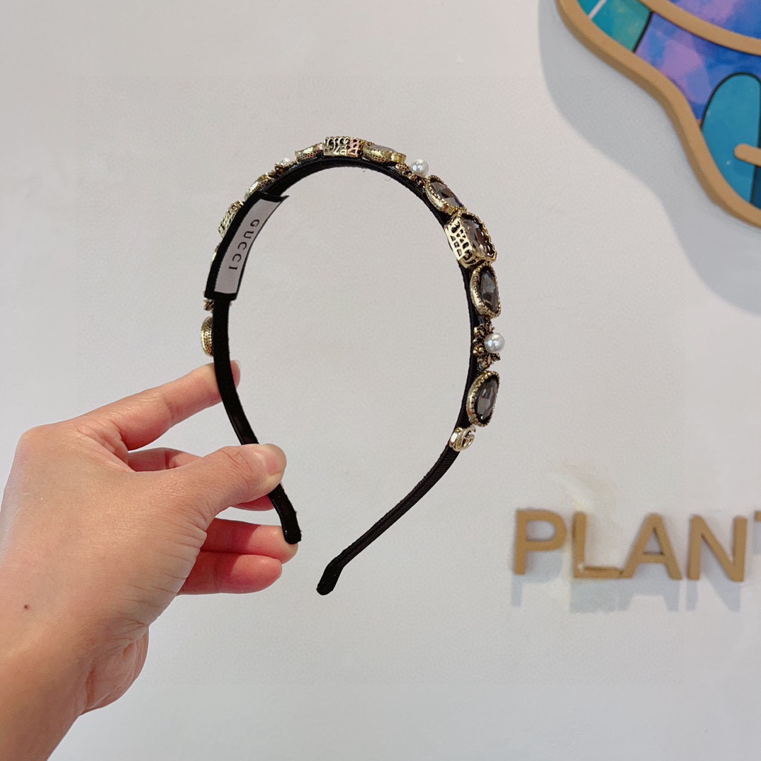 NO:280155,Packaging Gucci classic new retro solid color hairband, goddess must-have item, very versatile, fashion trend, wide-edged headband. Hair accessories, hairpins, gucci, hairpins19860909配包装 Gucci古奇 经典新款复古纯色发箍,女神必备单品,非常百搭,时尚潮流, 宽边头箍.发饰,发夹,gucci,hairpins,accessory