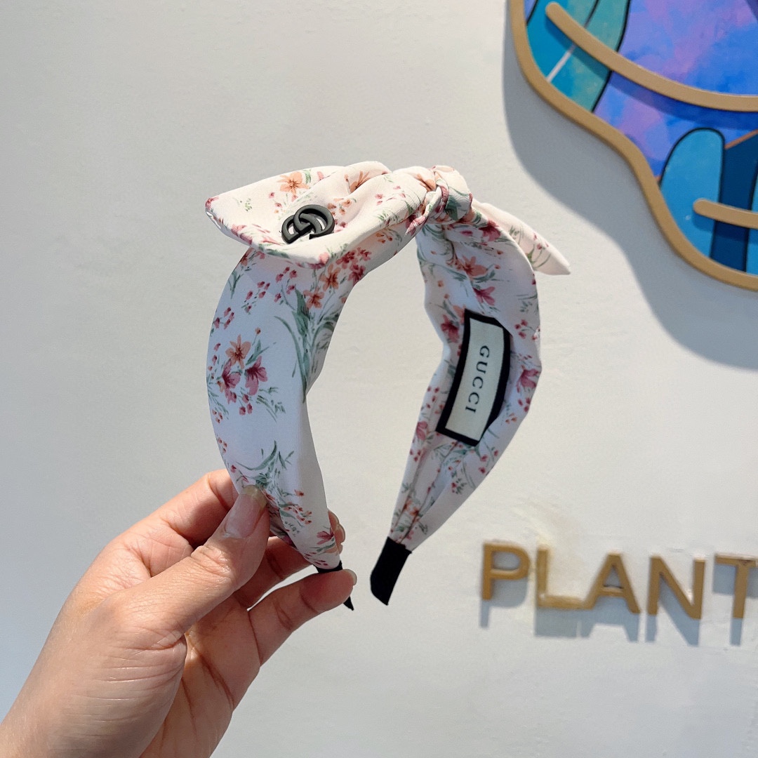 NO:280459,Packaging Gucci Internet celebrity classic printed fabric bow wide version headband, goddess must-have single headband, very versatile and fashionable style!  Hair accessories, hairpins, gucci, hairpins19860909配包装 Gucci古奇 网红经典印花布艺蝴蝶结宽版发箍,女神必备单品头箍,非常百搭,时尚潮流款！发饰,发夹,gucci,hairpins,accessory
