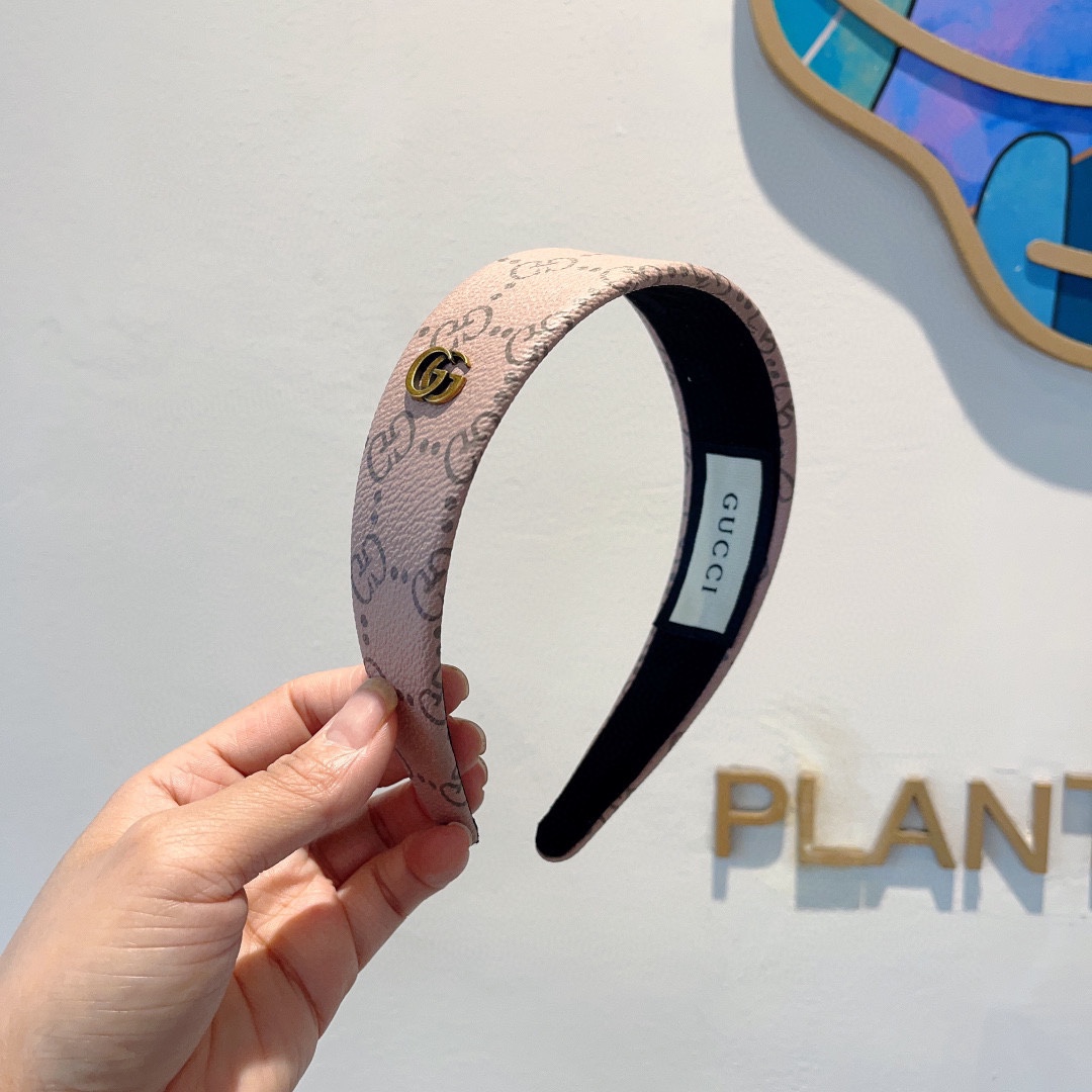 NO:280470,Packaging Gucci Guci Internet celebrity classic new hairband, goddess must-have single headband, very versatile must-have for going out Fashion trendy hair accessories, hairpins, gucci, hairpins19860909配包装 Gucci古奇 网红经典新款发箍,女神必备单品头箍,非常百搭出门必备品 时尚潮流发饰,发夹,gucci,hairpins,accessory