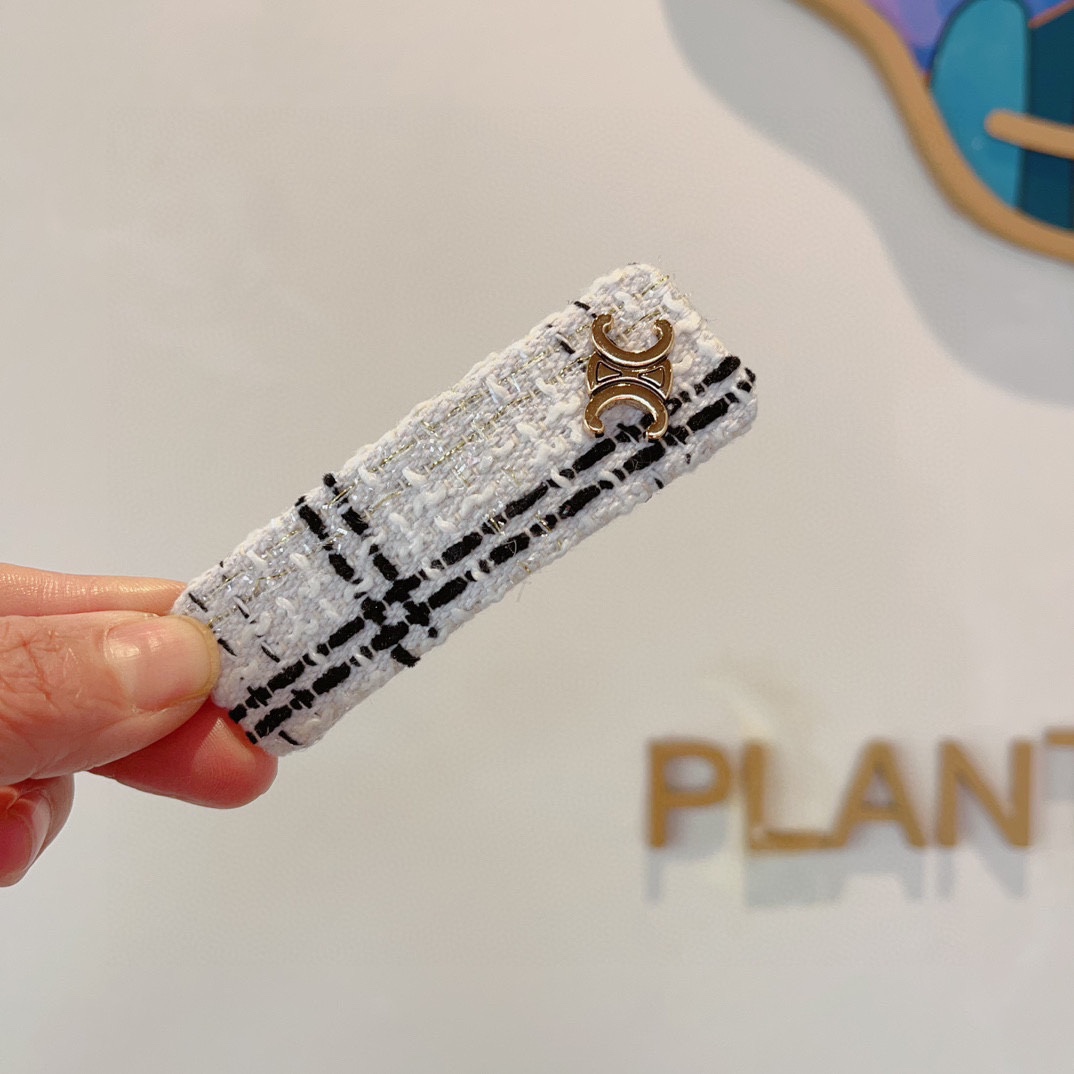 NO:280761,Packaging CELINE Arc de Triomphe new hairpin, classic BB clip, bang clip, super exquisite, it will be awesome when you turn pictures!  Counter shipping and hairpins, celine, celine, hairpins19860909配包装 CELINE（赛琳） 凯旋门新款发夹,经典BB夹,刘海夹 超精致,转图必爆哈！专柜出货发饰,发夹,celine,celine,hairpins,accessory