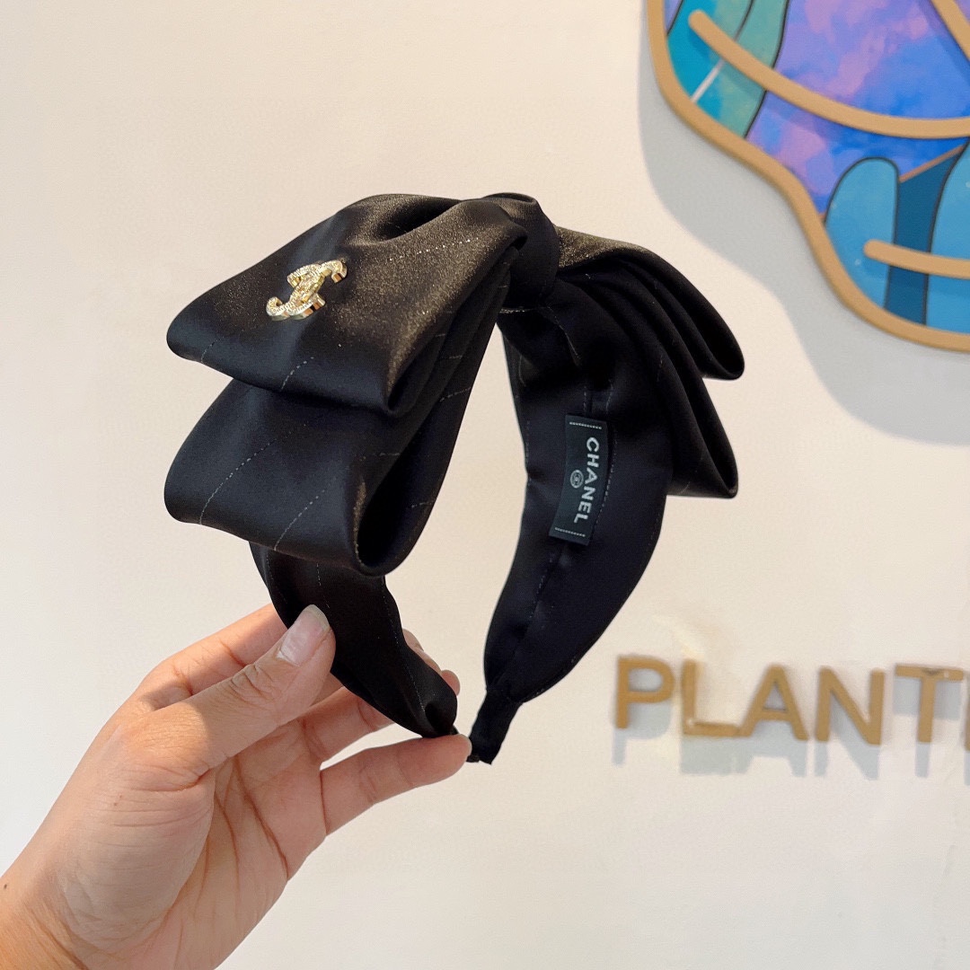 NO:280727,Packaging CHANEL (Chanel) latest small fragrance big bow headband, retro headband, popular internet celebrity products recommended. It is matched with high-end materials, super exquisite, fashionable and versatile. Hair accessories, hairpins, chanel, chanel, hairpins19860909配包装 CHANEL（香奈儿）最新款小香大蝴蝶结发箍,复古头箍,网红爆款推荐 搭配高端材质,超精致,时尚百搭.发饰,发夹,chanel,chanel,hairpins,accessory