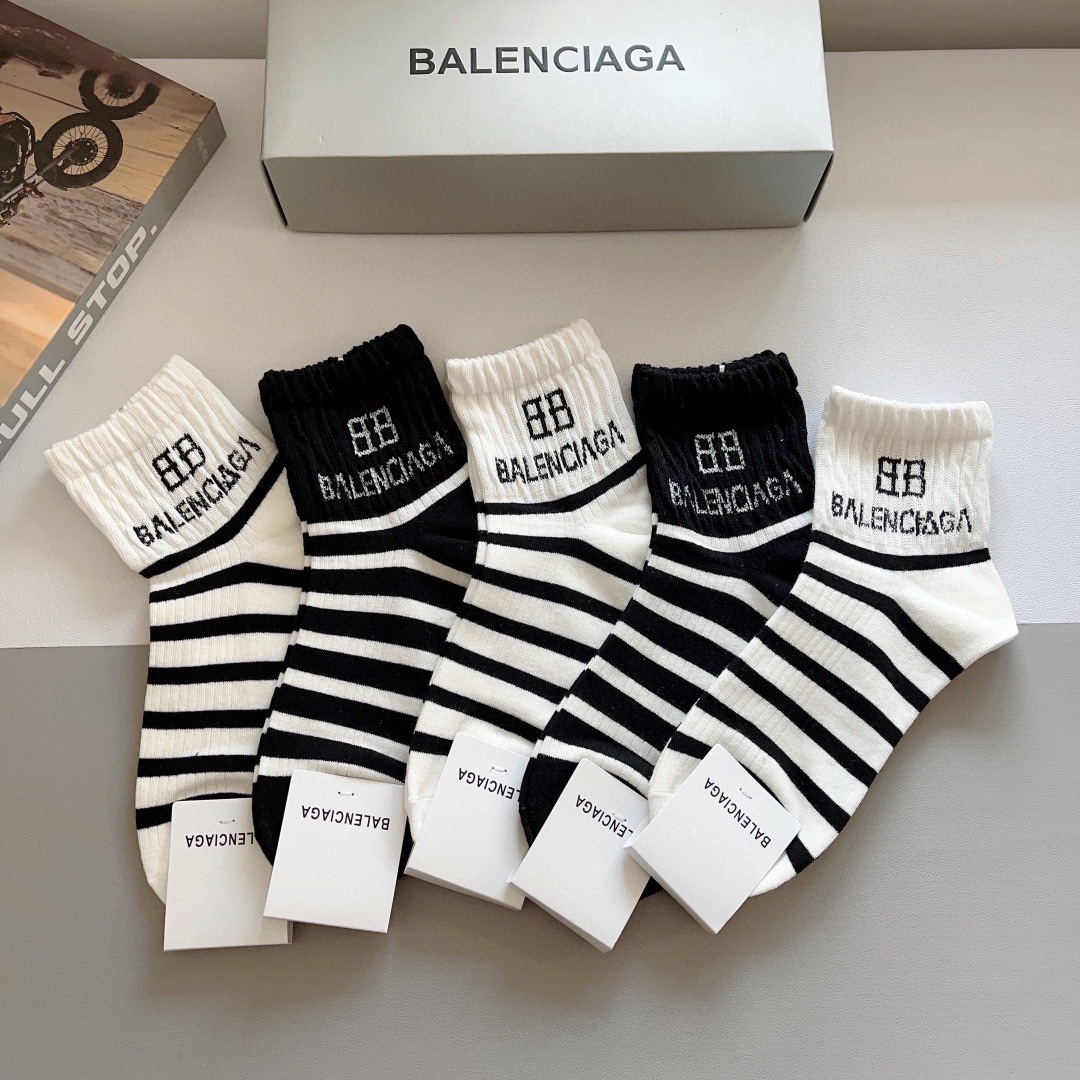 配包装一盒5双BALENCIAGA巴黎世家高版本超级柔软长筒袜子潮人必不可少的时尚专柜代购长筒袜子搭配起