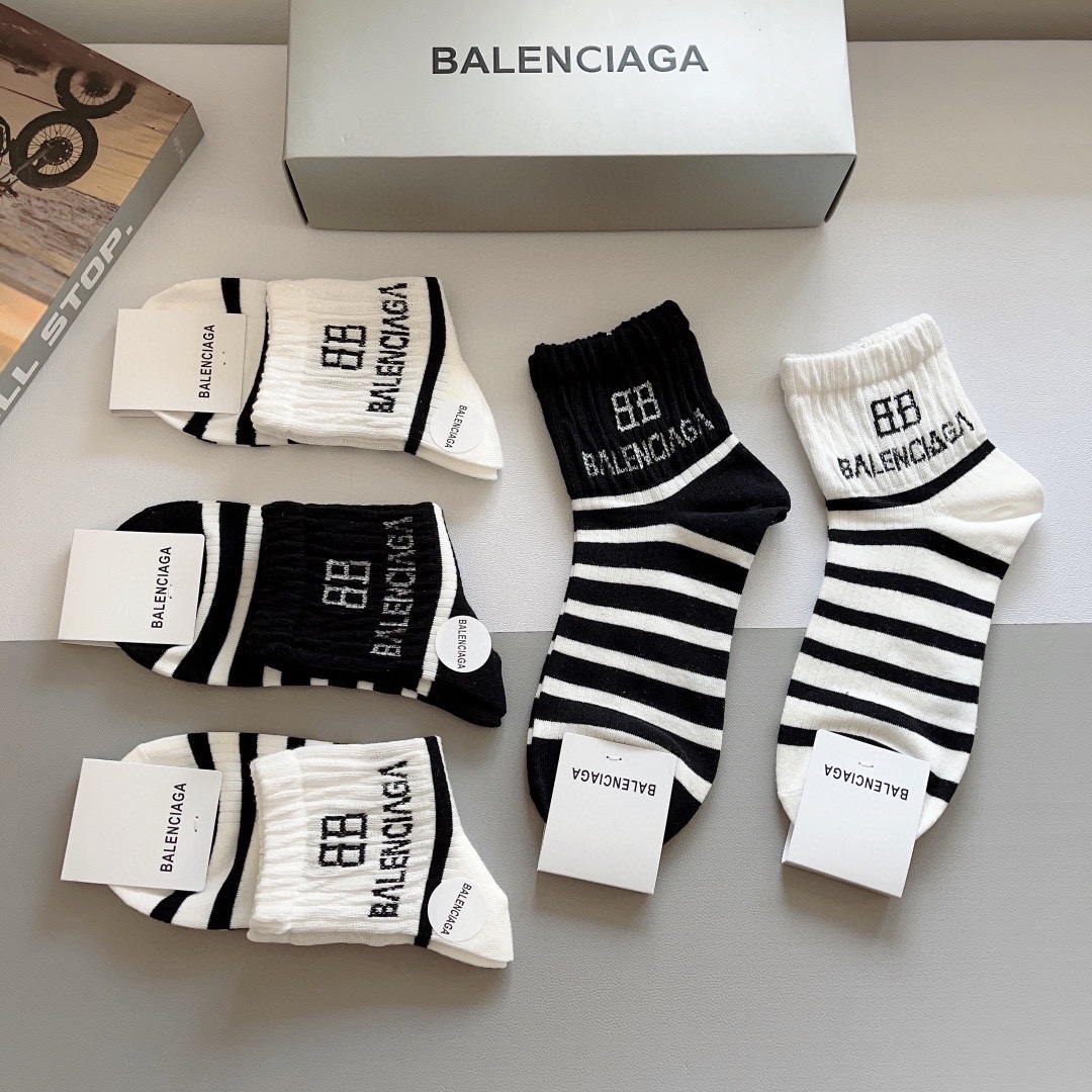 配包装一盒5双BALENCIAGA巴黎世家高版本超级柔软长筒袜子潮人必不可少的时尚专柜代购长筒袜子搭配起