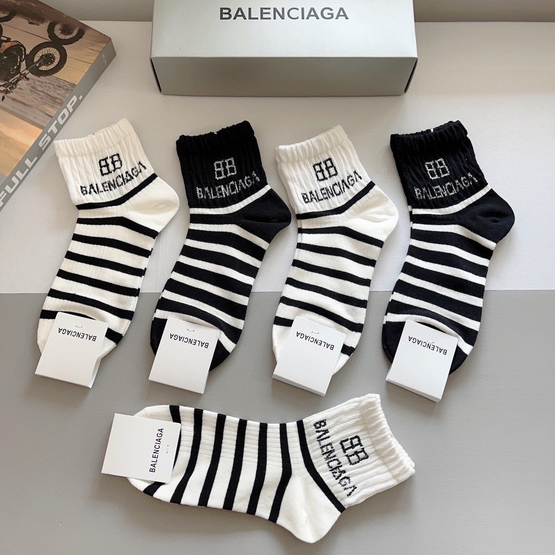 配包装一盒5双BALENCIAGA巴黎世家高版本超级柔软长筒袜子潮人必不可少的时尚专柜代购长筒袜子搭配起