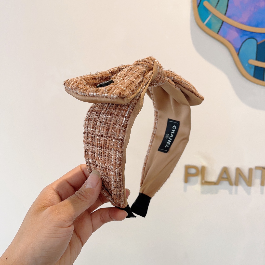 NO:281117,Packaging CHANEL (Chanel) new small fragrance big bow headband, retro headband, popular internet celebrity products recommended. It is matched with high-end materials, super exquisite, fashionable and versatile. Hair accessories, hairpins, chanel, chanel, hairpins19860909配包装 CHANEL（香奈儿）新款小香大蝴蝶结发箍,复古头箍,网红爆款推荐 搭配高端材质,超精致,时尚百搭.发饰,发夹,chanel,chanel,hairpins,accessory