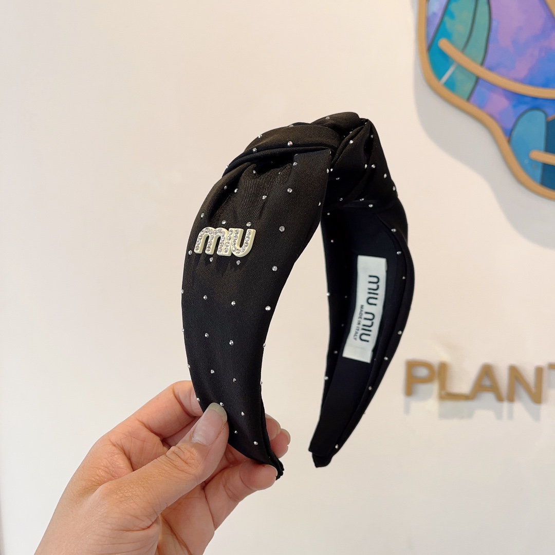 NO:281123,Packaging MIUMIU's new handmade headband, original single product, simple and versatile, a must-have for trendy women, super high-end!  Hair accessories, hairpins, miumiu, hairpins19860909配包装 MIUMIU（缪缪）新款手工制作发箍,原单货,简约百搭,潮女必备品,超级的高大上！发饰,发夹,miumiu,hairpins,accessory