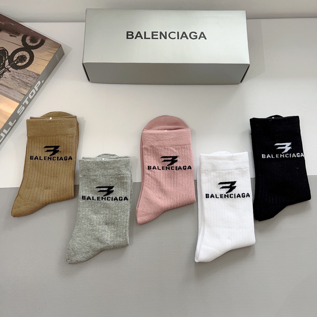 配包装一盒5双BALENCIAGA巴黎世家高版本超级柔软长筒袜子潮人必不可少的时尚专柜代购长筒袜子搭配起