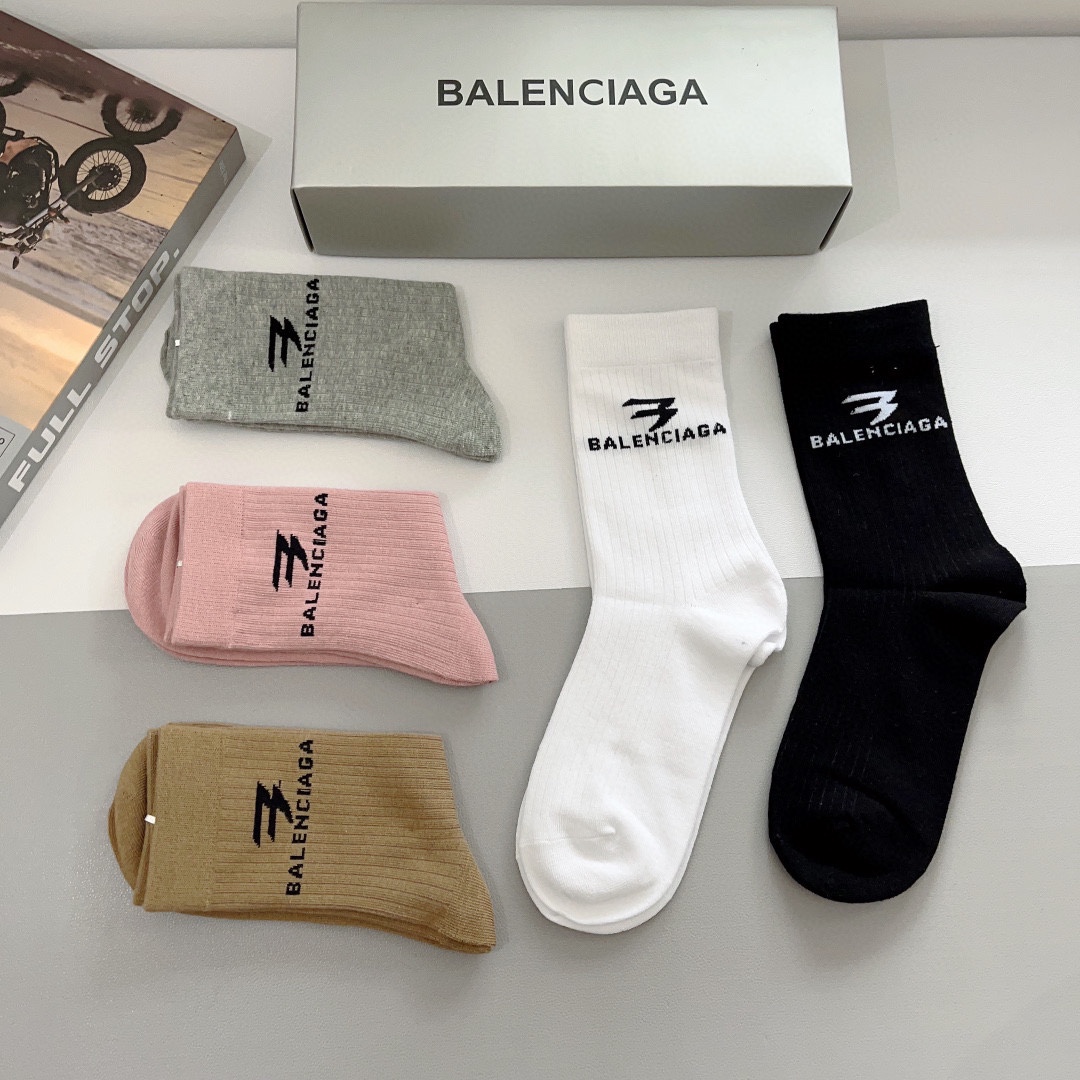 配包装一盒5双BALENCIAGA巴黎世家高版本超级柔软长筒袜子潮人必不可少的时尚专柜代购长筒袜子搭配起