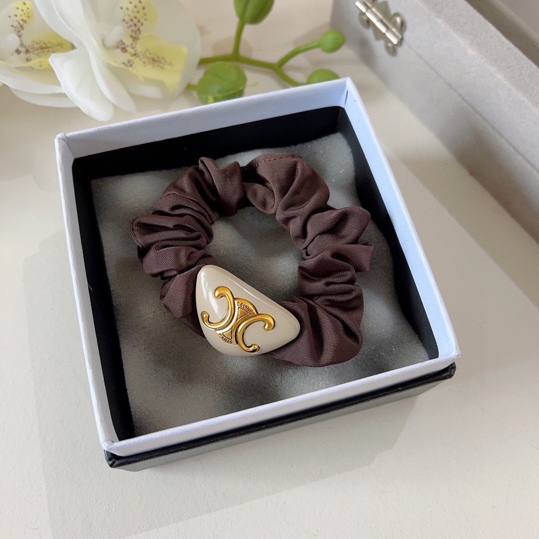 NO:281493,Packaging (single) CELINE Arc de Triomphe is popular in the popular online version, with high-end double-layer elastic rubber bands, comfortable to wear without pressure, and a must-have for styling!  Very fashionable and versatile!  Hair accessories, hairpins, celine, celine, hairpins19860909配包装（单个） CELINE（赛琳）凯旋门网红爆款发圈,高级感双层弹力皮筋,佩戴舒适无压力,造型搭配必备！非常时尚百搭！ 发饰,发夹,celine,celine,hairpins,accessory