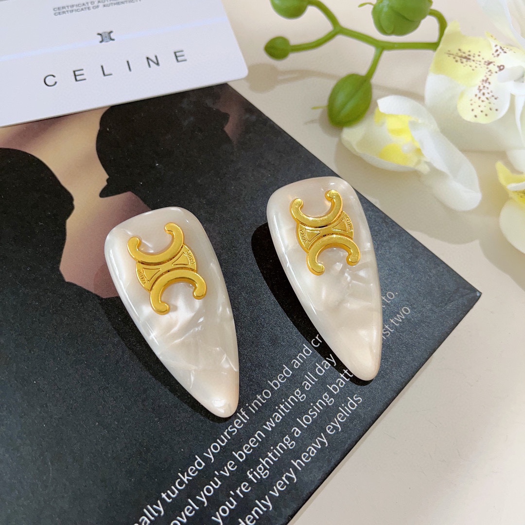 NO:281692,Packaging (one pair) CELINE (Celin) New internet celebrity French bb clip, classic Arc de Triomphe letter logo side clip bang clip hair accessories, high-end Japanese and Korean fantasy girl simple and versatile style!  Hair accessories, hairpins, celine, celine, hairpins19860909配包装（一对） CELINE（赛琳） 新款网红法式bb夹、经典凯旋门字母logo边夹刘海夹发饰, 高级感日韩幻彩少女简约百搭款！发饰,发夹,celine,celine,hairpins,accessory