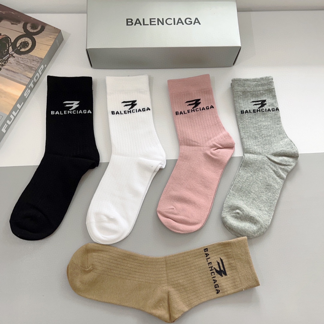 配包装一盒5双BALENCIAGA巴黎世家高版本超级柔软长筒袜子潮人必不可少的时尚专柜代购长筒袜子搭配起