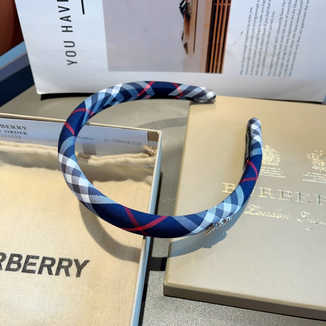 配包装巴宝莉BURBERRY新款高版格纹窄版发箍客供面料头箍细节全部实拍！非常耐看又百搭适合各种场合搭配