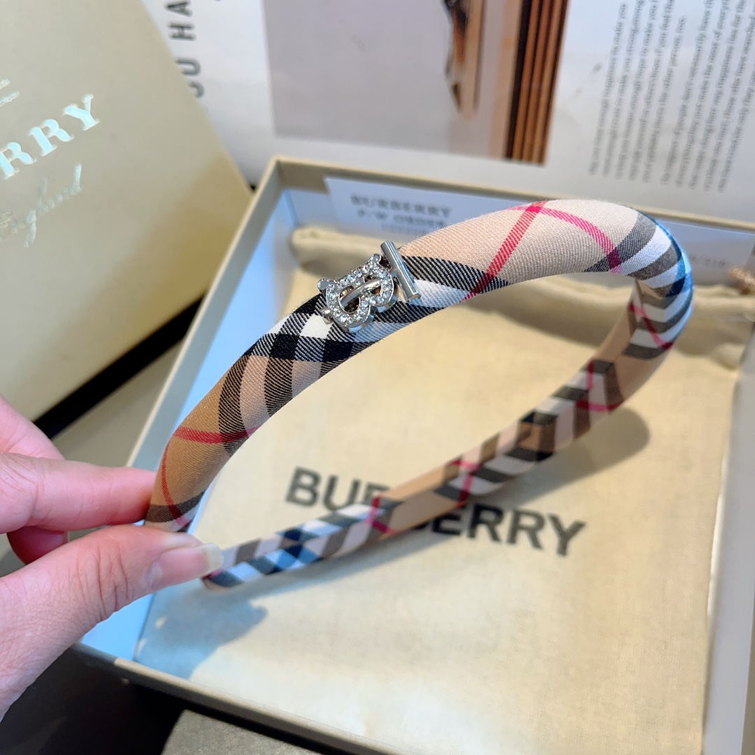 配包装巴宝莉BURBERRY新款高版格纹窄版发箍客供面料头箍细节全部实拍！非常耐看又百搭适合各种场合搭配