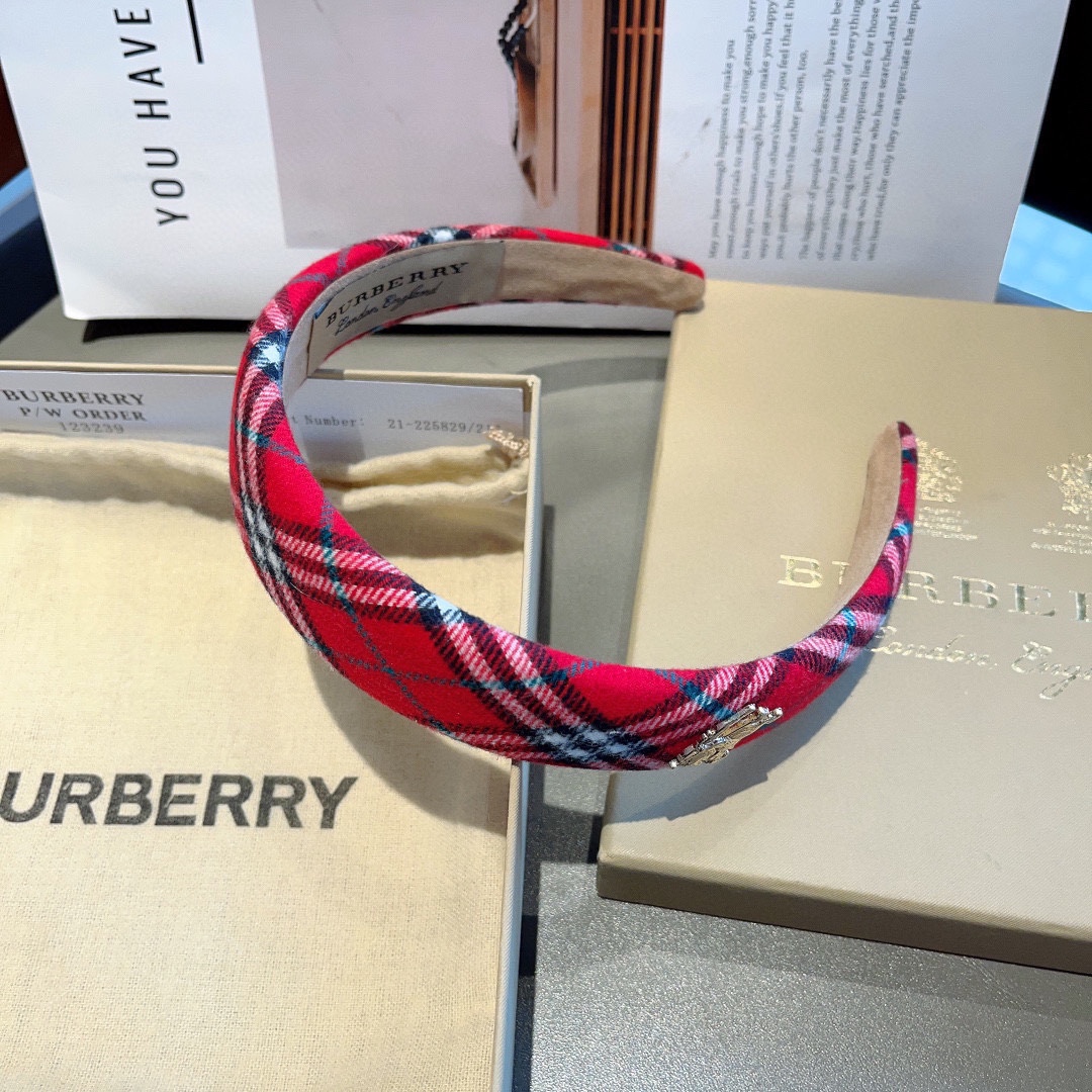 配包装巴宝莉BURBERRY新款发箍客供面料细节全部实拍！非常耐看又百搭适合各种场合搭配！