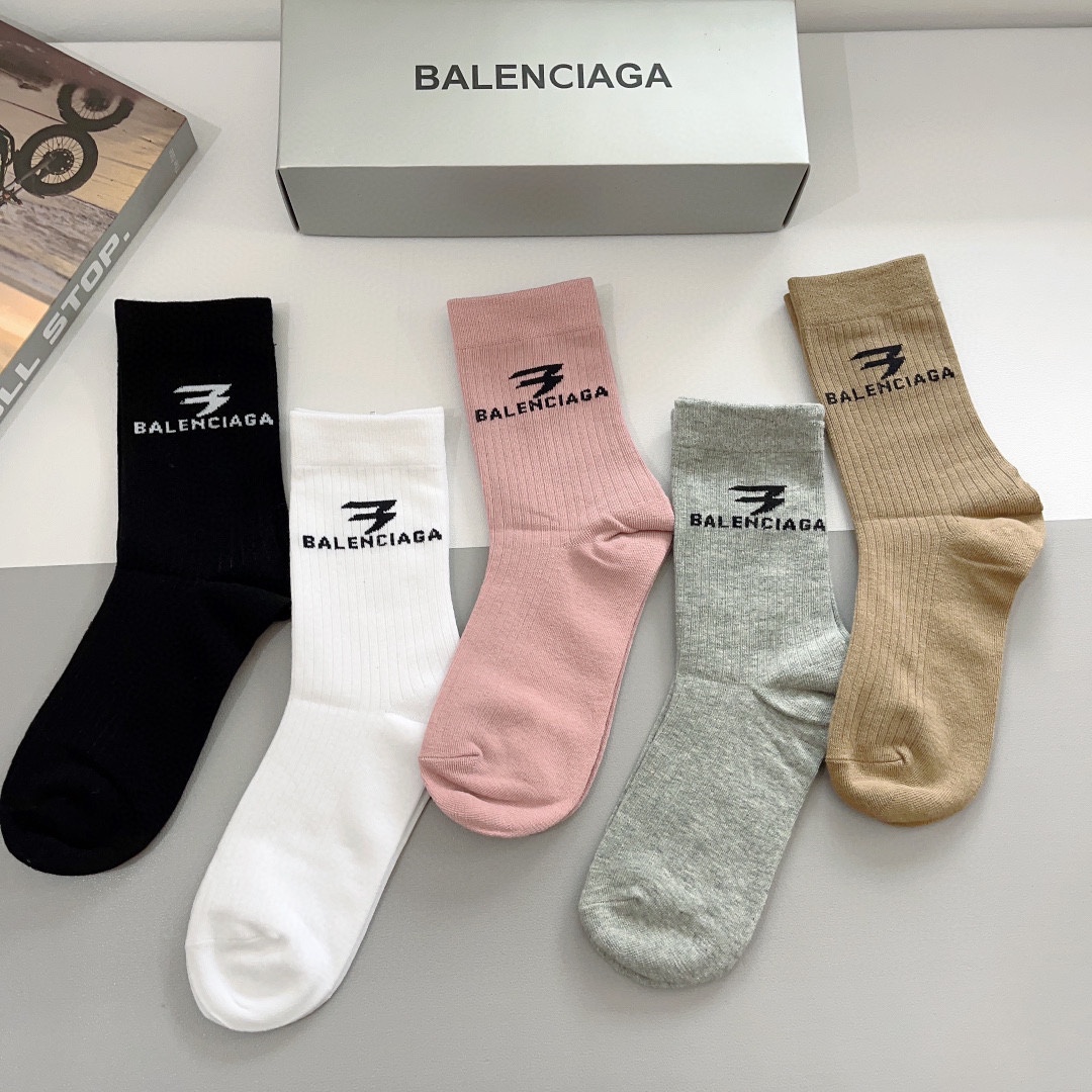 配包装一盒5双BALENCIAGA巴黎世家高版本超级柔软长筒袜子潮人必不可少的时尚专柜代购长筒袜子搭配起