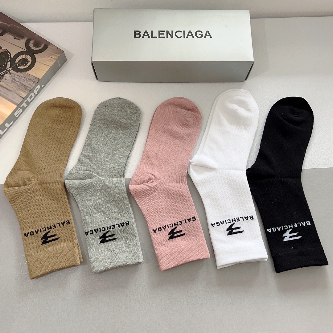 配包装一盒5双BALENCIAGA巴黎世家高版本超级柔软长筒袜子潮人必不可少的时尚专柜代购长筒袜子搭配起