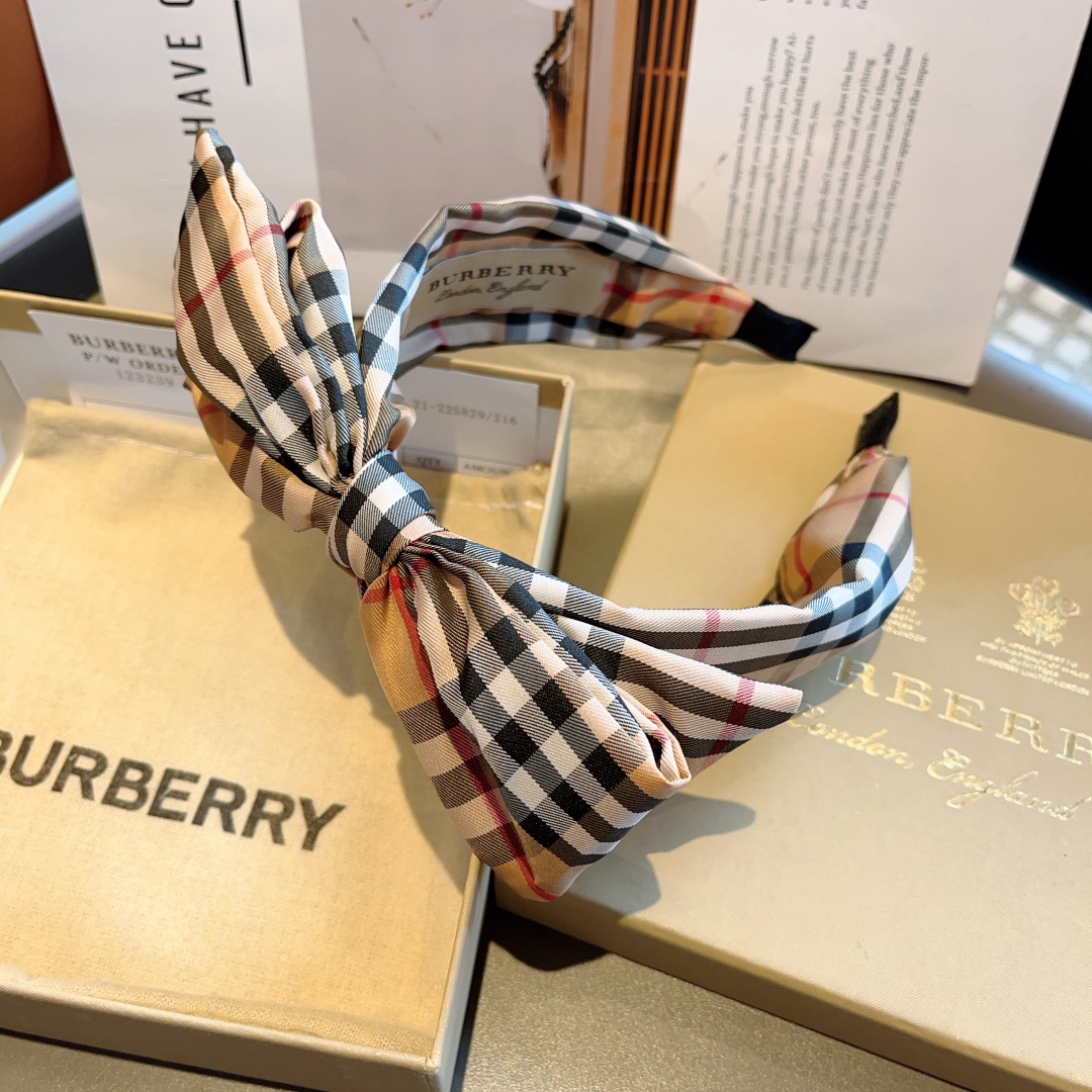 配包装巴宝莉BURBERRY新款蝴蝶结发箍客供面料细节全部实拍！非常耐看又百搭适合各种场合搭配！