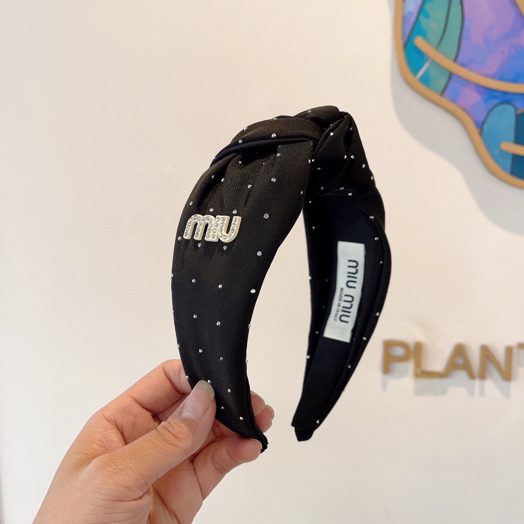 NO:283013,Packaging MIUMIU's new handmade headband, original single product, simple and versatile, a must-have for trendy women, super high-end!  hairpins, hairpins, miumiu, hairpins19860909配包装 MIUMIU（缪缪）新款手工制作发箍,原单货,简约百搭,潮女必备品,超级的高大上！发夹,发夹,miumiu,hairpins,accessory