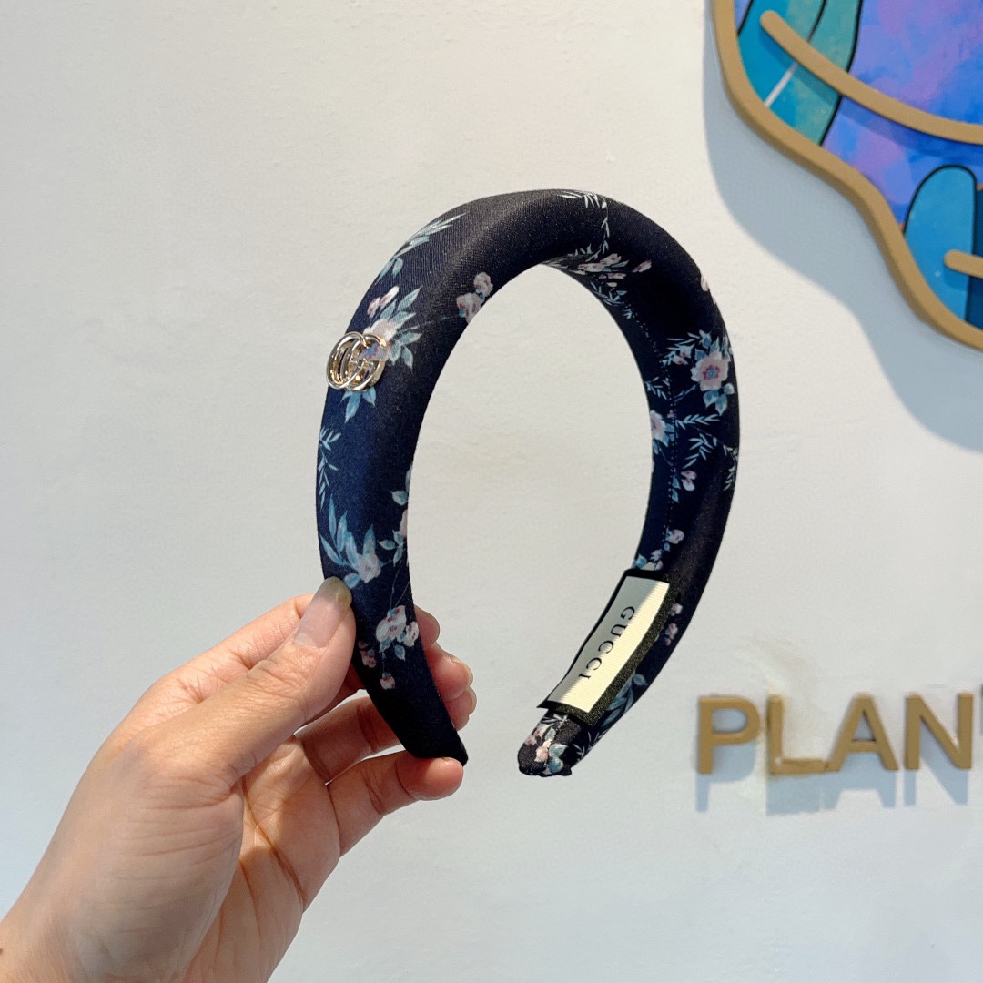 NO:282926,Packaged by Gucci Official classic new sponge headband, a must-have item for goddesses, very versatile, fashionable and trendy!  hairpins, hairpins, gucci, hairpins19860909配包装 Gucci古奇 官方经典新款海绵发箍,女神必备单品,非常百搭,时尚潮流款！发夹,发夹,gucci,hairpins,accessory