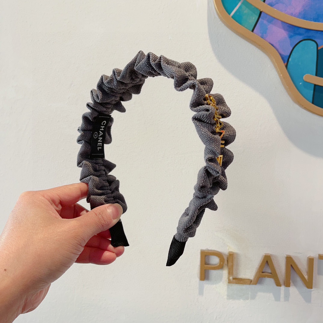 NO:282934,Packaging CHANEL's latest small fragrant headband, fragrant grandma headband, retro headband, popular internet celebrity products, super exquisite, fashionable and versatile!  hairpins, hairpins, chanel, chanel, hairpins19860909配包装 CHANEL（香奈儿）最新款小香发箍,香奶奶头箍,复古头箍,网红爆款推荐 超精致,时尚百搭！发夹,发夹,chanel,chanel,hairpins,accessory