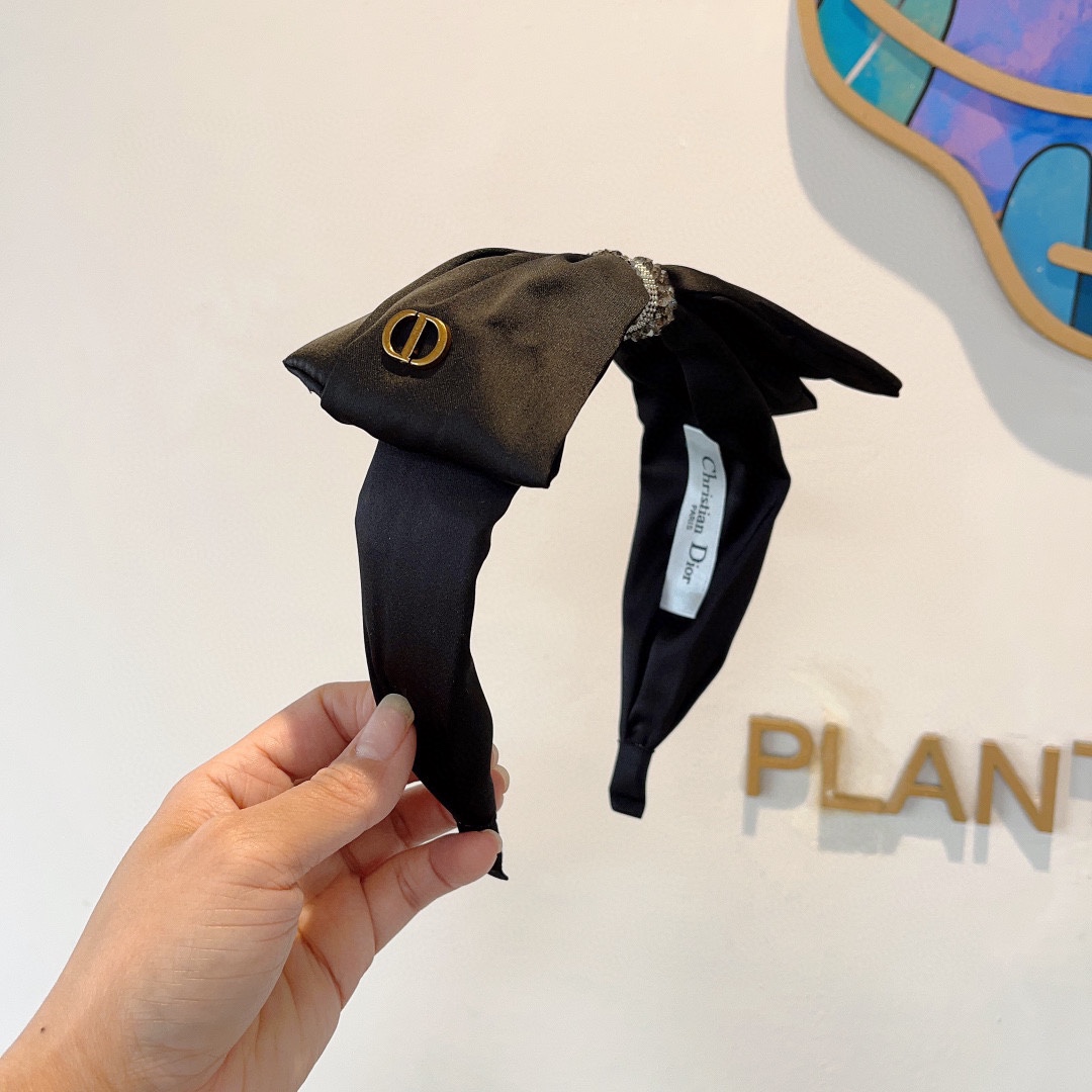 NO:283188,Packaging Dior (Dior) New bow hairband, original counter stock, let your charm bloom, the fresh lady style makes fashion simpler. Hairpins, hairpins, dior, dior, hairpins19860909配包装 Dior（迪奥） 新款蝴蝶结发箍,专柜原单货,让你的魅力绽放 清新淑女范让时尚更简单.发夹,发夹,dior,dior,hairpins,accessory