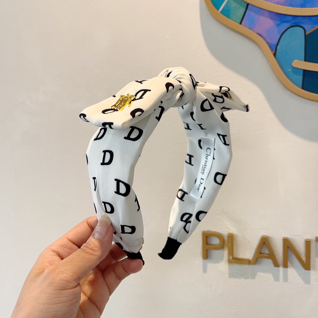 NO:283226,Packaging Dior (Dior) New bow hairband, original counter stock, let your charm bloom, the fresh lady style makes fashion simpler. Hairpins, hairpins, dior, dior, hairpins19860909配包装 Dior（迪奥） 新款蝴蝶结发箍,专柜原单货,让你的魅力绽放 清新淑女范让时尚更简单.发夹,发夹,dior,dior,hairpins,accessory