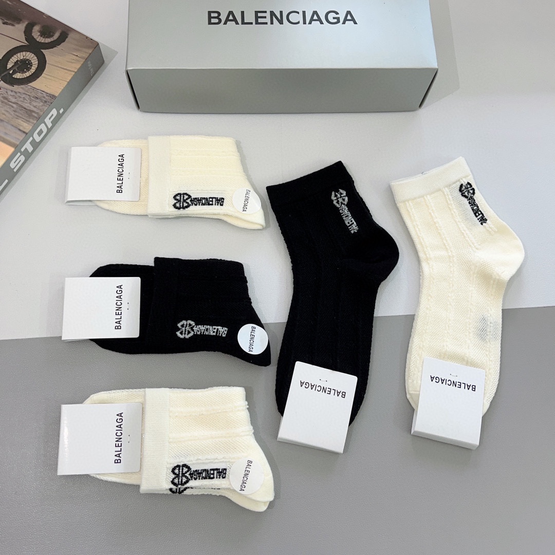 配包装一盒5双BALENCIAGA巴黎世家高版本超级柔软中筒袜子潮人必不可少的时尚专柜代购袜子搭配起来超