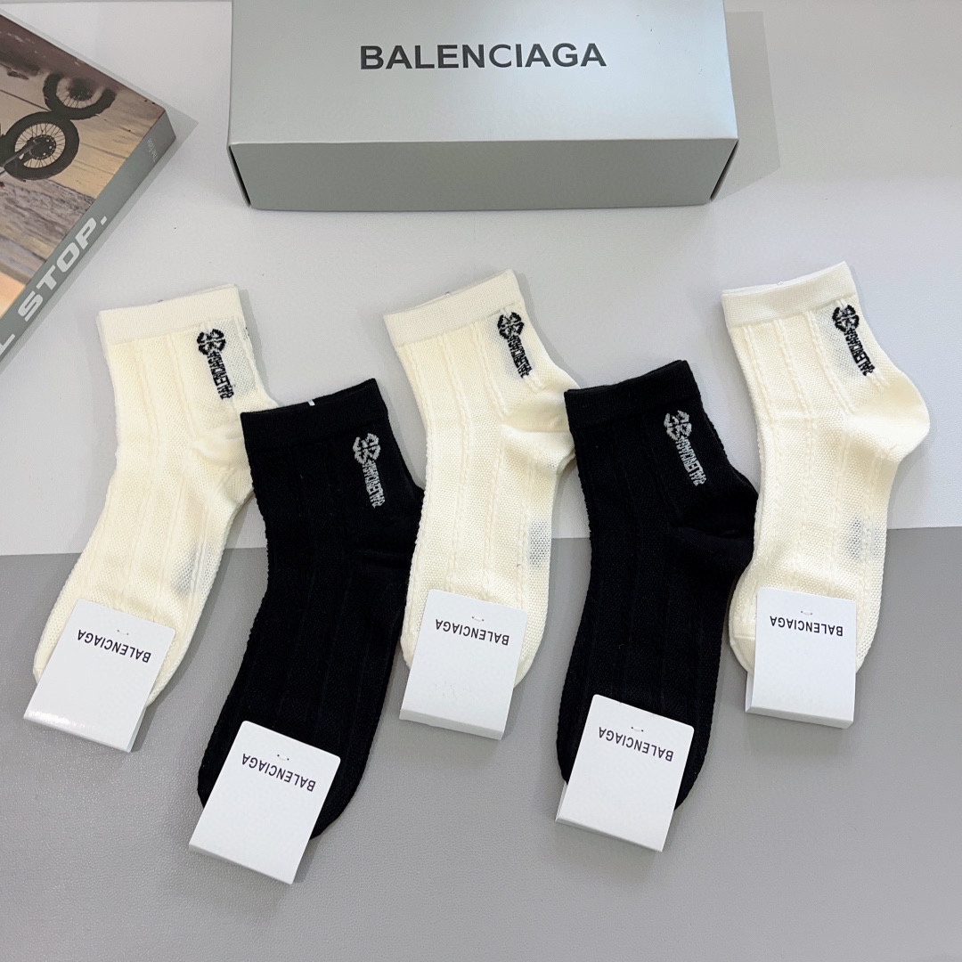 配包装一盒5双BALENCIAGA巴黎世家高版本超级柔软中筒袜子潮人必不可少的时尚专柜代购袜子搭配起来超