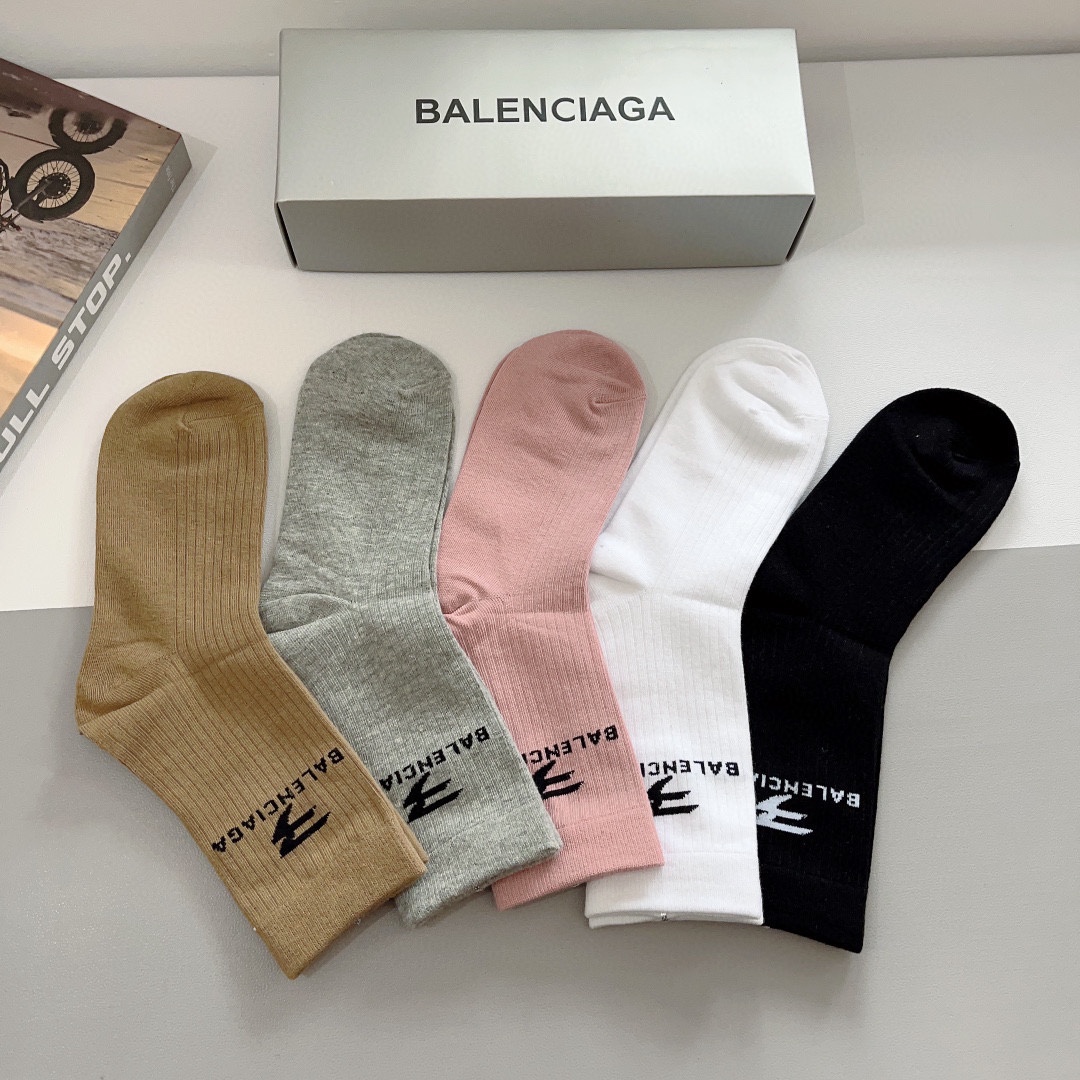 配包装一盒5双BALENCIAGA巴黎世家高版本超级柔软长筒袜子潮人必不可少的时尚专柜代购长筒袜子搭配起