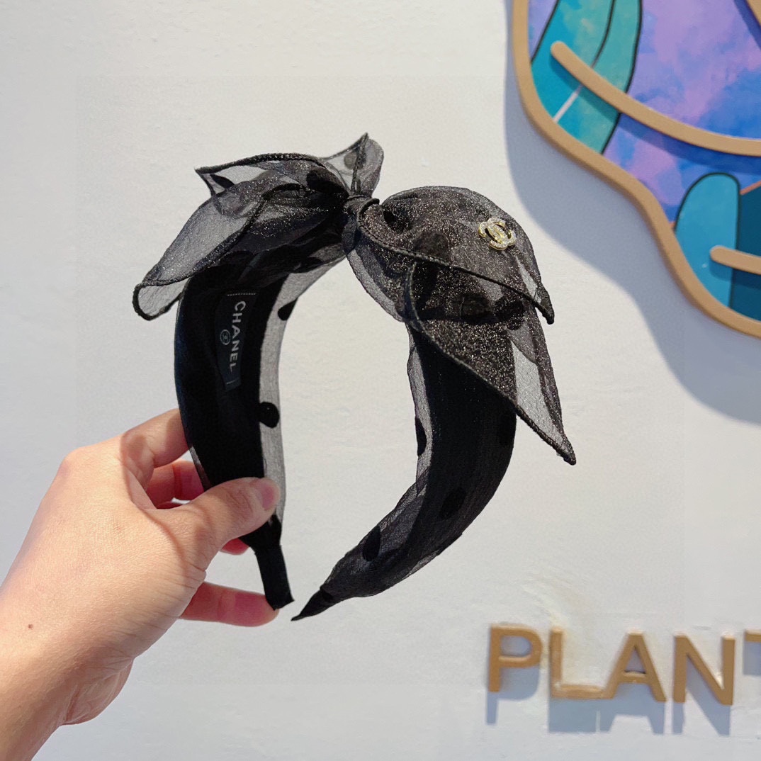 NO:283857,Packaging CHANEL (Chanel) latest small fragrance big bow polka dot fashionable headband, retro temperament mesh headband, popular internet celebrity products recommended. It is matched with high-end materials, super exquisite, fashionable and versatile. Hairpins, hairpins, chanel, chanel, hairpins19860909配包装 CHANEL（香奈儿）最新款小香大蝴蝶结波点洋气发箍,复古气质网纱头箍,网红爆款推荐 搭配高端材质,超精致,时尚百搭.发夹,发夹,chanel,chanel,hairpins,accessory