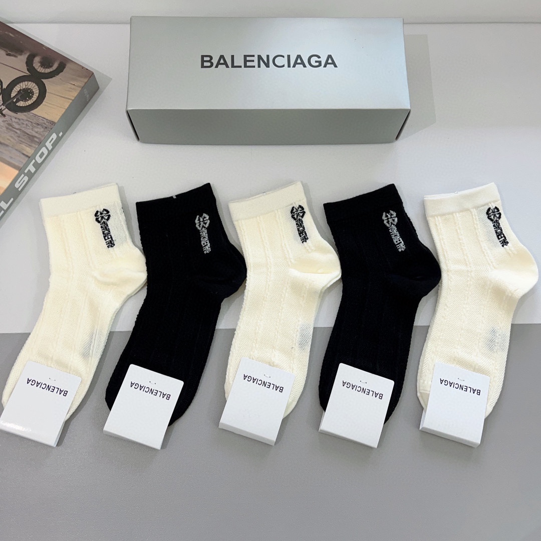 配包装一盒5双BALENCIAGA巴黎世家高版本超级柔软中筒袜子潮人必不可少的时尚专柜代购袜子搭配起来超