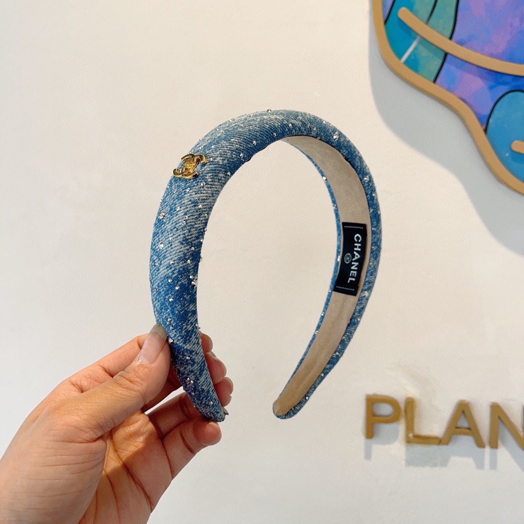 NO:285065,Packaging CHANEL (Chanel) High-end new denim hairbands, fashionable headbands, the latest internet celebrity style is coming to be fashionable and versatile, goddess must-have, multi-color options!  hairpins, hairpins, chanel, chanel, hairpins19860909配包装 CHANEL（香奈儿） 高端新款牛仔布发箍,时尚头箍,网红最新款来袭时尚百搭,女神必入、多色可选！发夹,发夹,chanel,chanel,hairpins,accessory